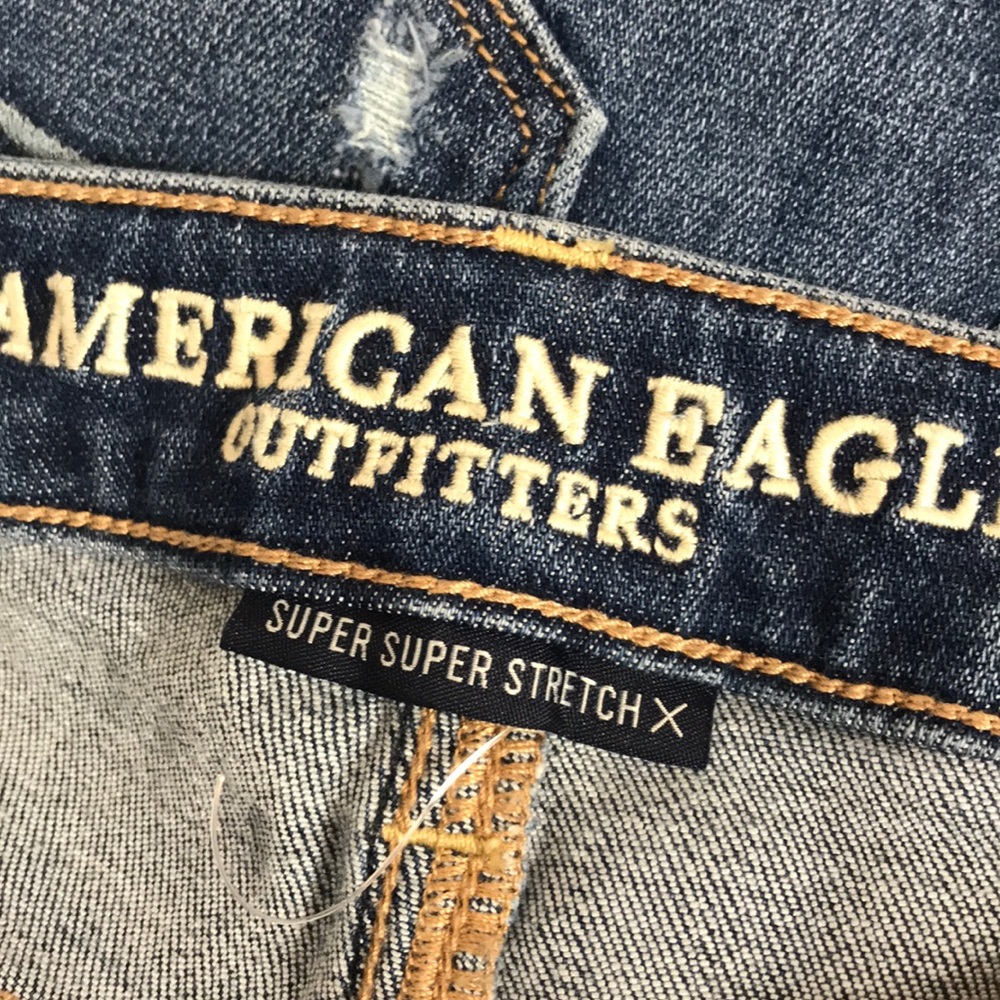 Distressed Super Hi-Rise Jeggings